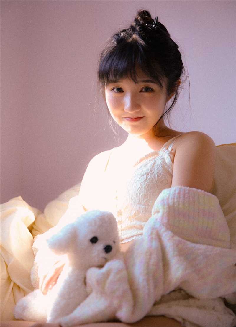 最全齐刘海萌妹子蕾丝吊带性感壁纸