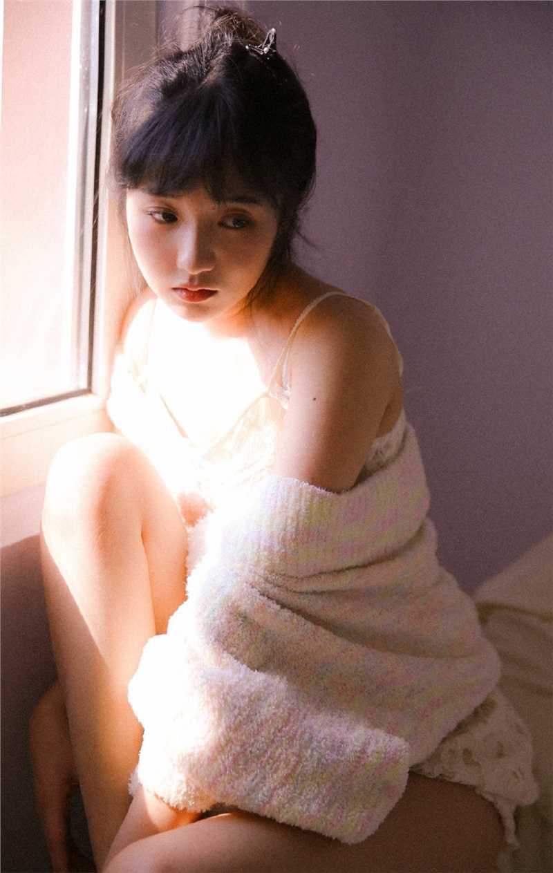 最全齐刘海萌妹子蕾丝吊带性感壁纸