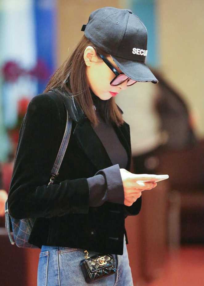 优质女星宋茜大秀蛮腰性感有型机场街拍相册