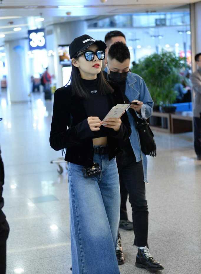 优质女星宋茜大秀蛮腰性感有型机场街拍相册