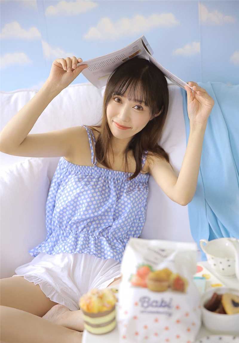 甜美女孩漂亮脸蛋迷人电眼