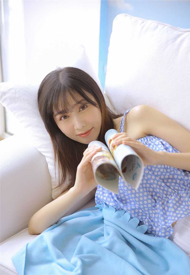 甜美女孩漂亮脸蛋迷人电眼