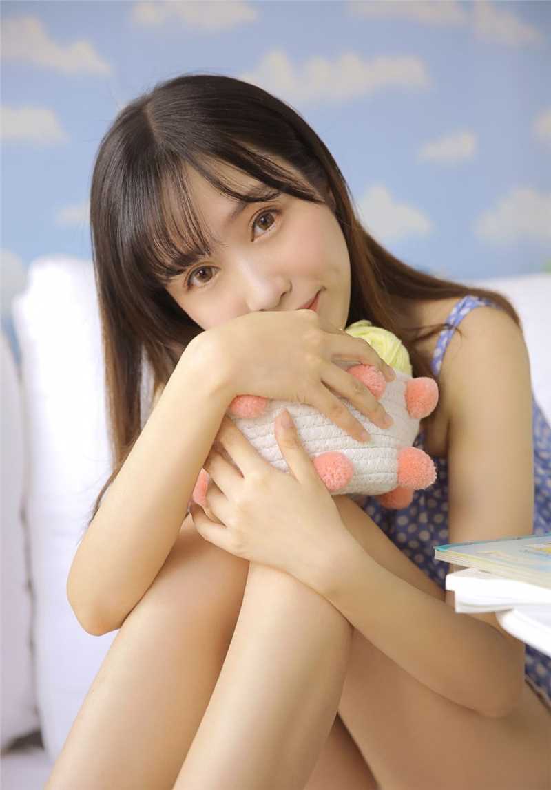 甜美女孩漂亮脸蛋迷人电眼