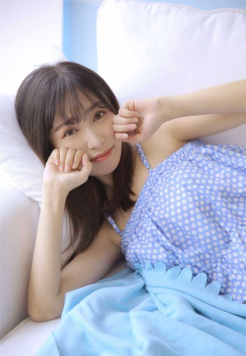 甜美女孩漂亮脸蛋迷人电眼