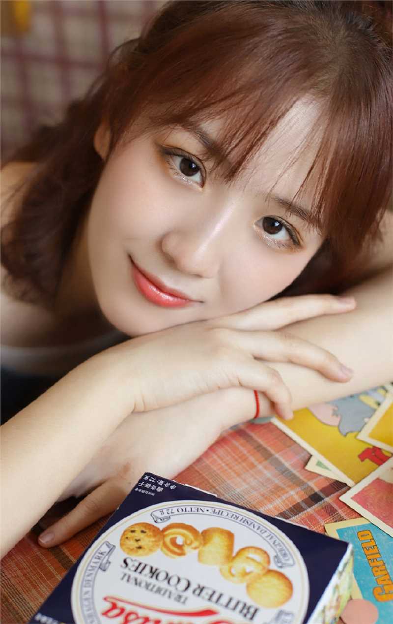 高清甜美小女生日式丸子头背带牛仔裤图册