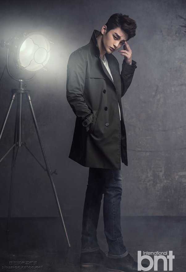 最新韩国男演员徐仁国《Bntnews》时尚壁纸