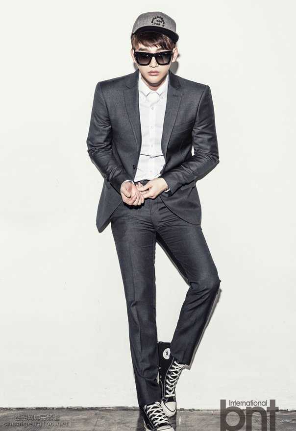 最新韩国男演员徐仁国《Bntnews》时尚壁纸