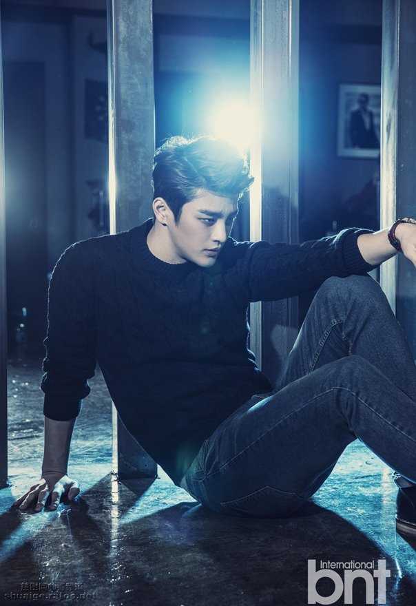 最新韩国男演员徐仁国《Bntnews》时尚壁纸