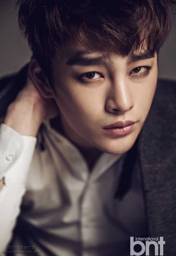 最新韩国男演员徐仁国《Bntnews》时尚壁纸
