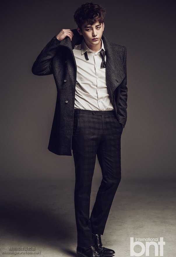 最新韩国男演员徐仁国《Bntnews》时尚壁纸