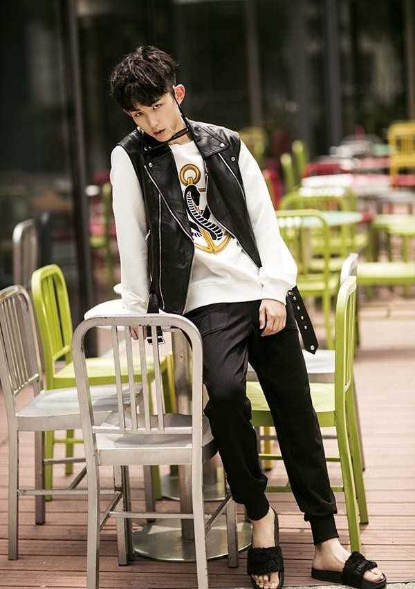 特别专辑郭俊辰街头混搭造型尽显时尚本色图片