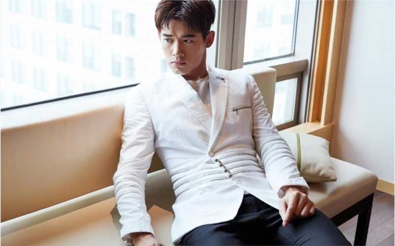 刘冬沁优雅中带着痞气诠释魅力时尚