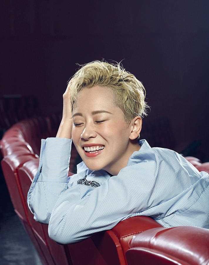 高清海清露肩衬衫搭配蕾丝颈链干练性感图集