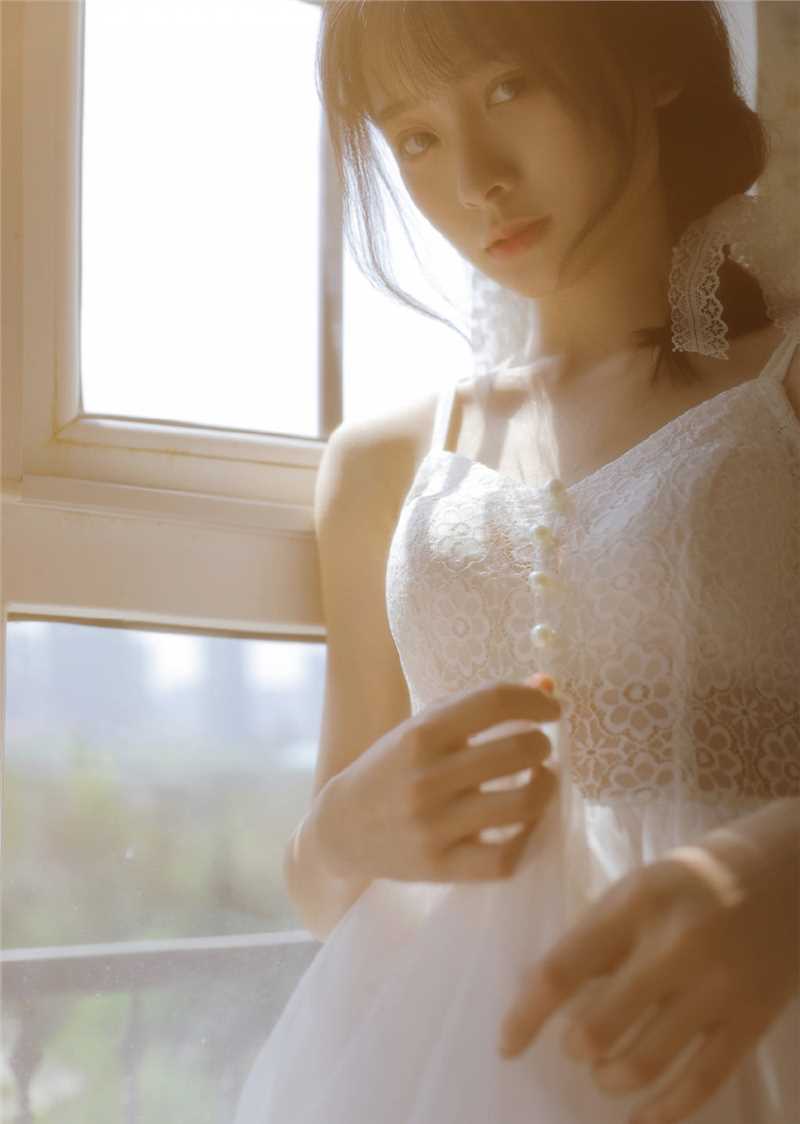 高清清纯美女吊带白裙梦幻朦胧图集