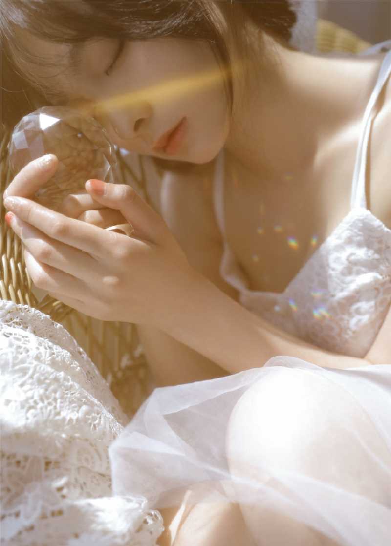 高清清纯美女吊带白裙梦幻朦胧图集