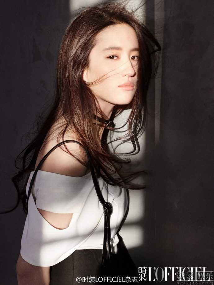 最新刘亦菲清纯俏丽优雅大方时尚杂志封面壁纸