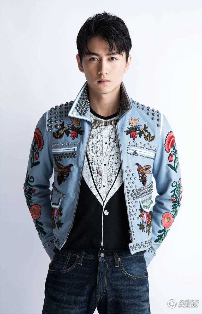 优质陈晓钉珠刺绣外套大显时尚型男魅力相册