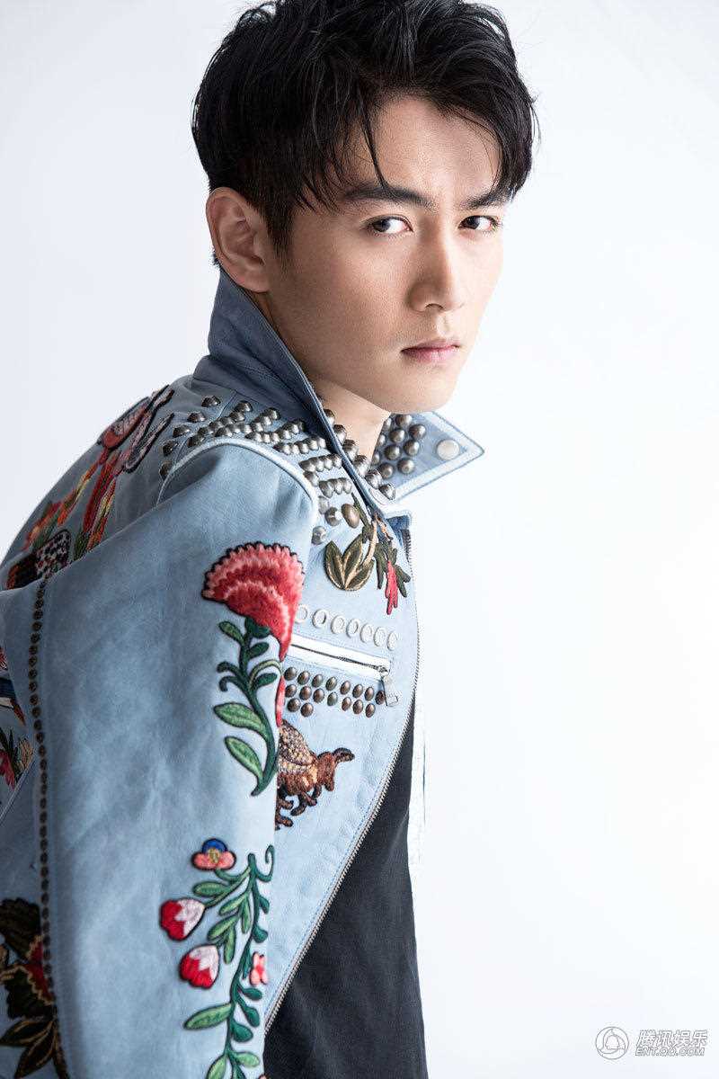 优质陈晓钉珠刺绣外套大显时尚型男魅力相册