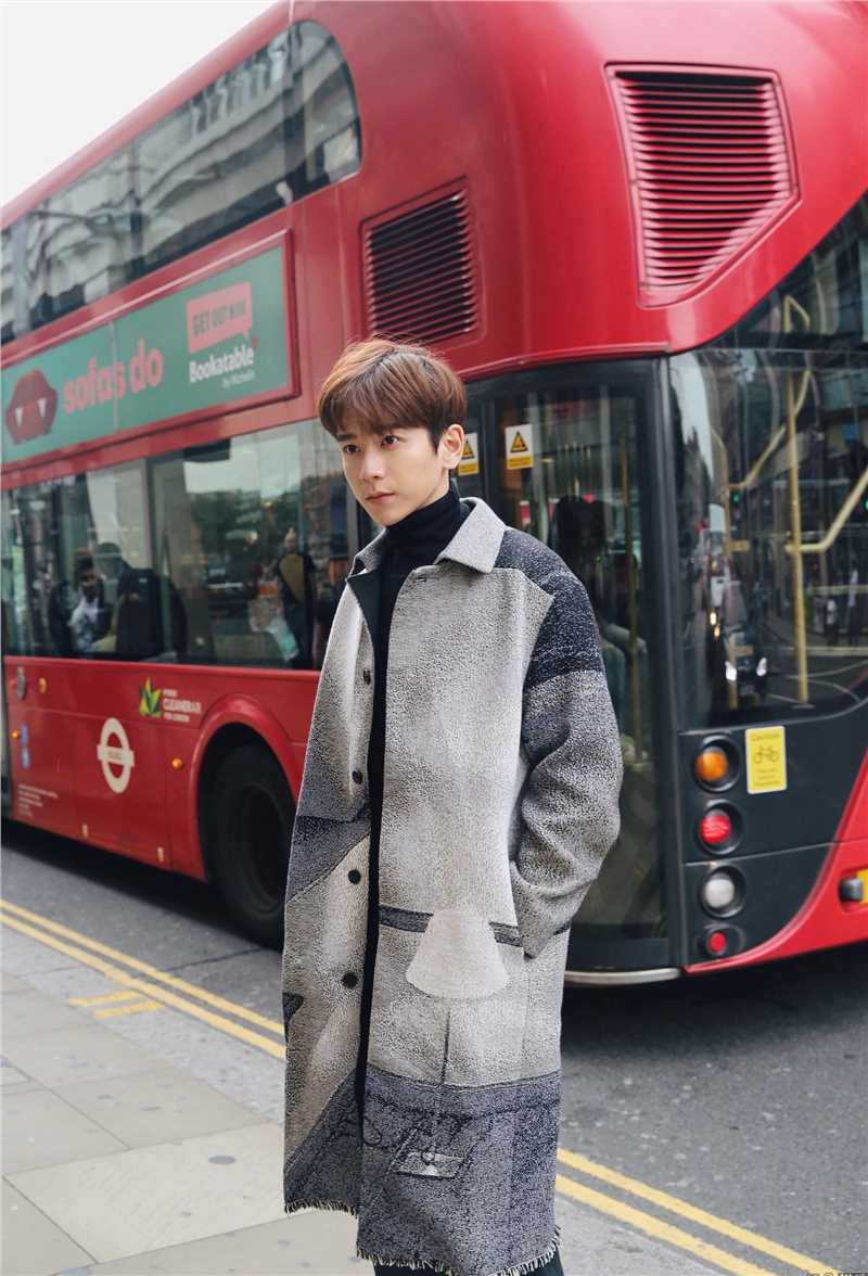 高清张皓宸徜徉伦敦街头尽显时尚潮流图集