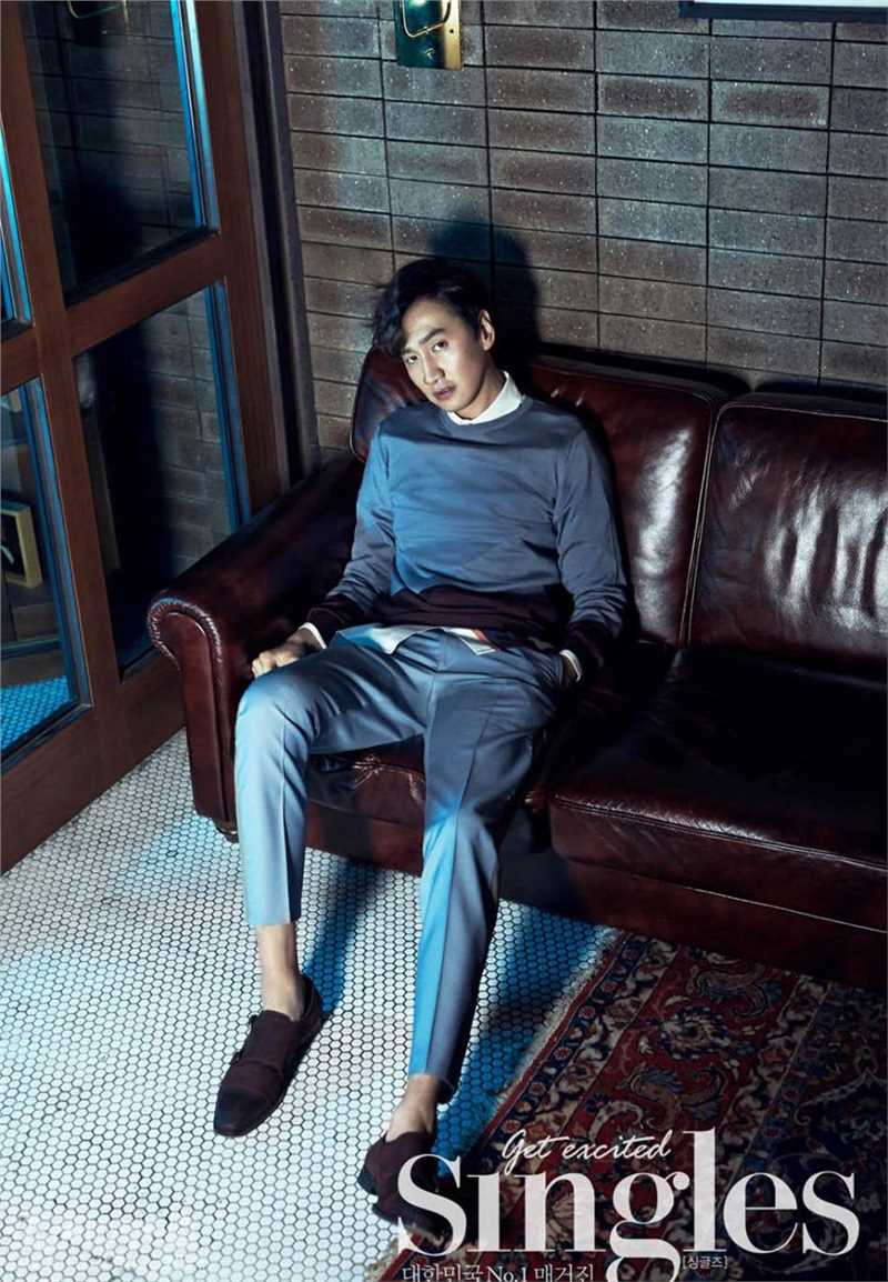 最新韩国帅哥李光洙《singels》时尚杂志封面壁纸