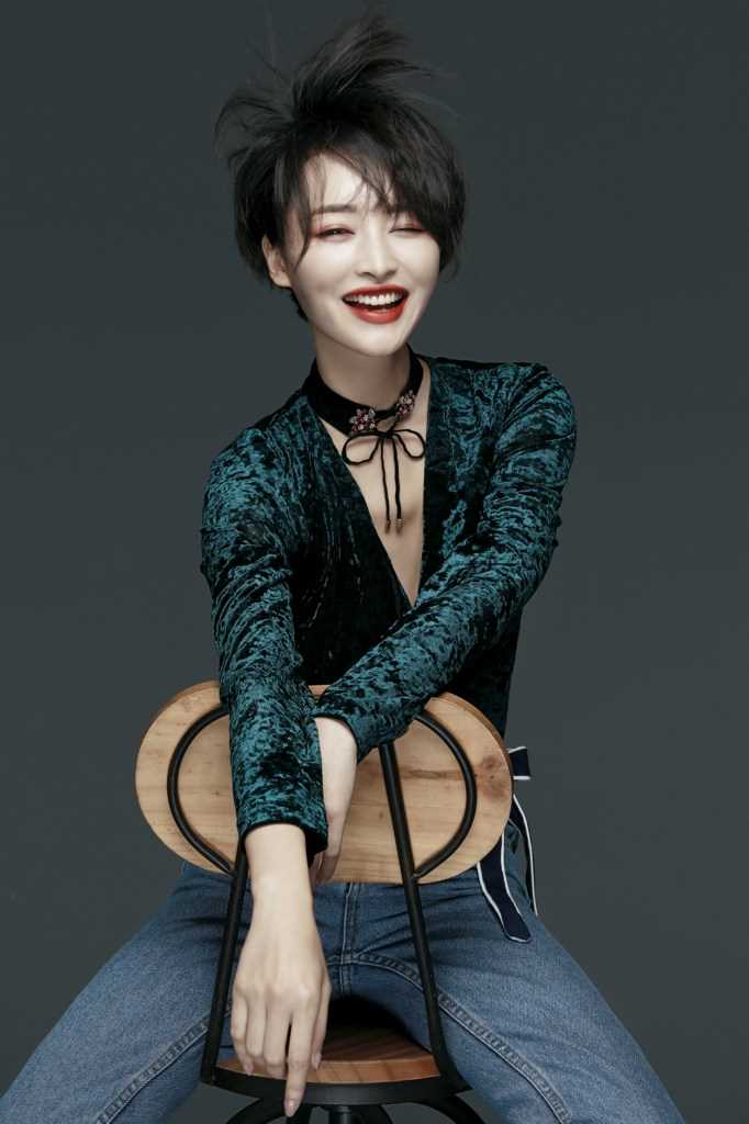 最新杨洋利落短发烈焰红唇知性不失性感壁纸