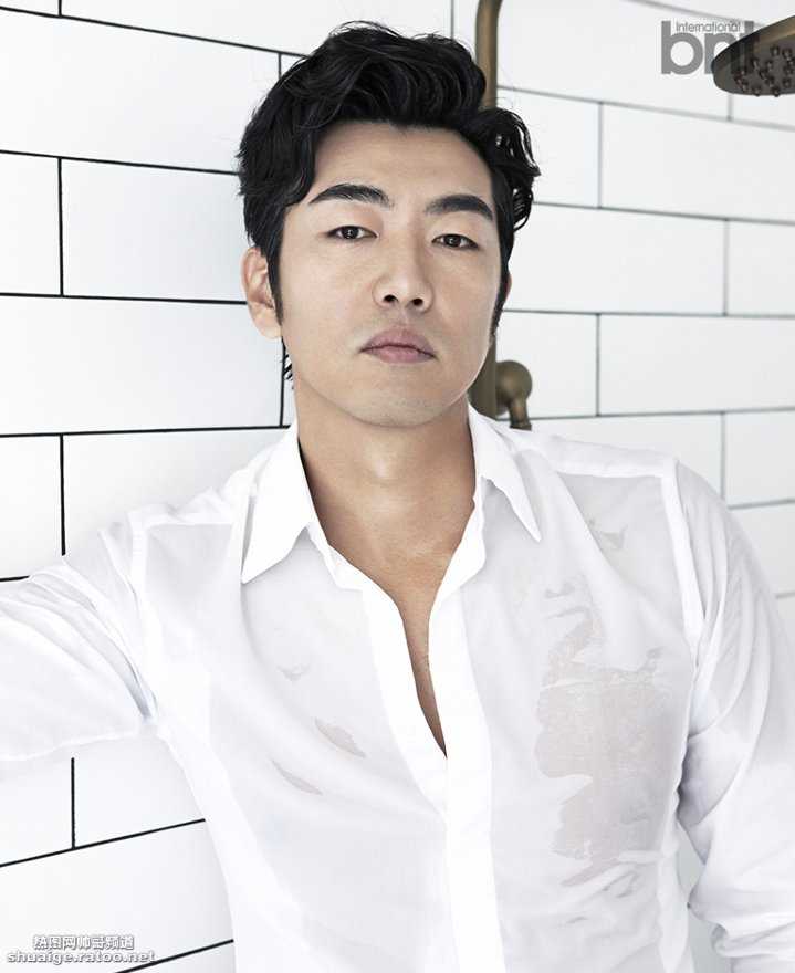 高清韩国男明星李钟赫bntnews时尚杂志封面图集