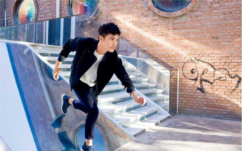 特别专辑耿乐定格秋日时光尽显浪慢气场时尚图片