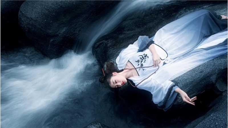 最新唯美伤感仙气飘飘古风古韵女子图片图集