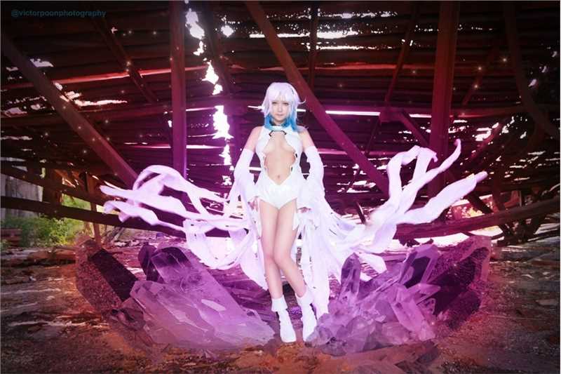 精选在《罪恶王冠:失落的圣诞节》卡洛尔cosplay图片中的图册