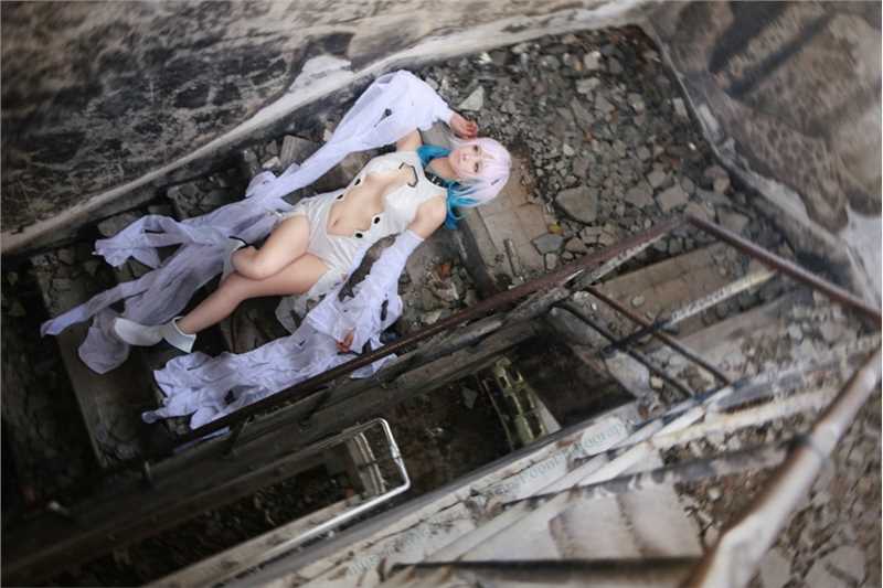 精选在《罪恶王冠:失落的圣诞节》卡洛尔cosplay图片中的图册