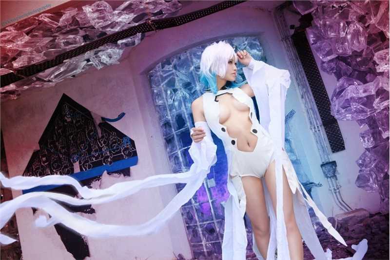精选在《罪恶王冠:失落的圣诞节》卡洛尔cosplay图片中的图册