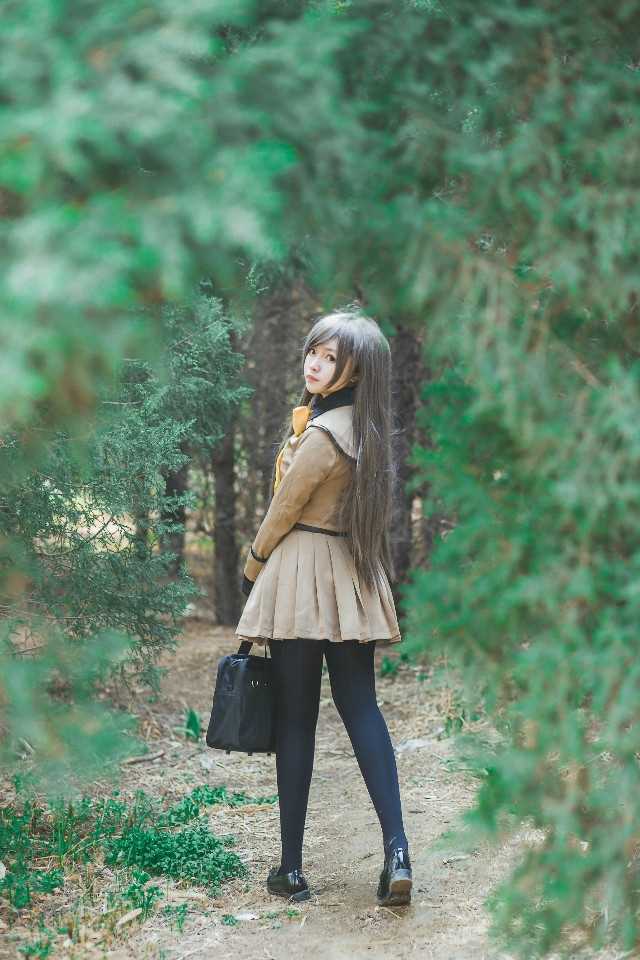 最新桃园奈奈生JK制服cosplay户外壁纸