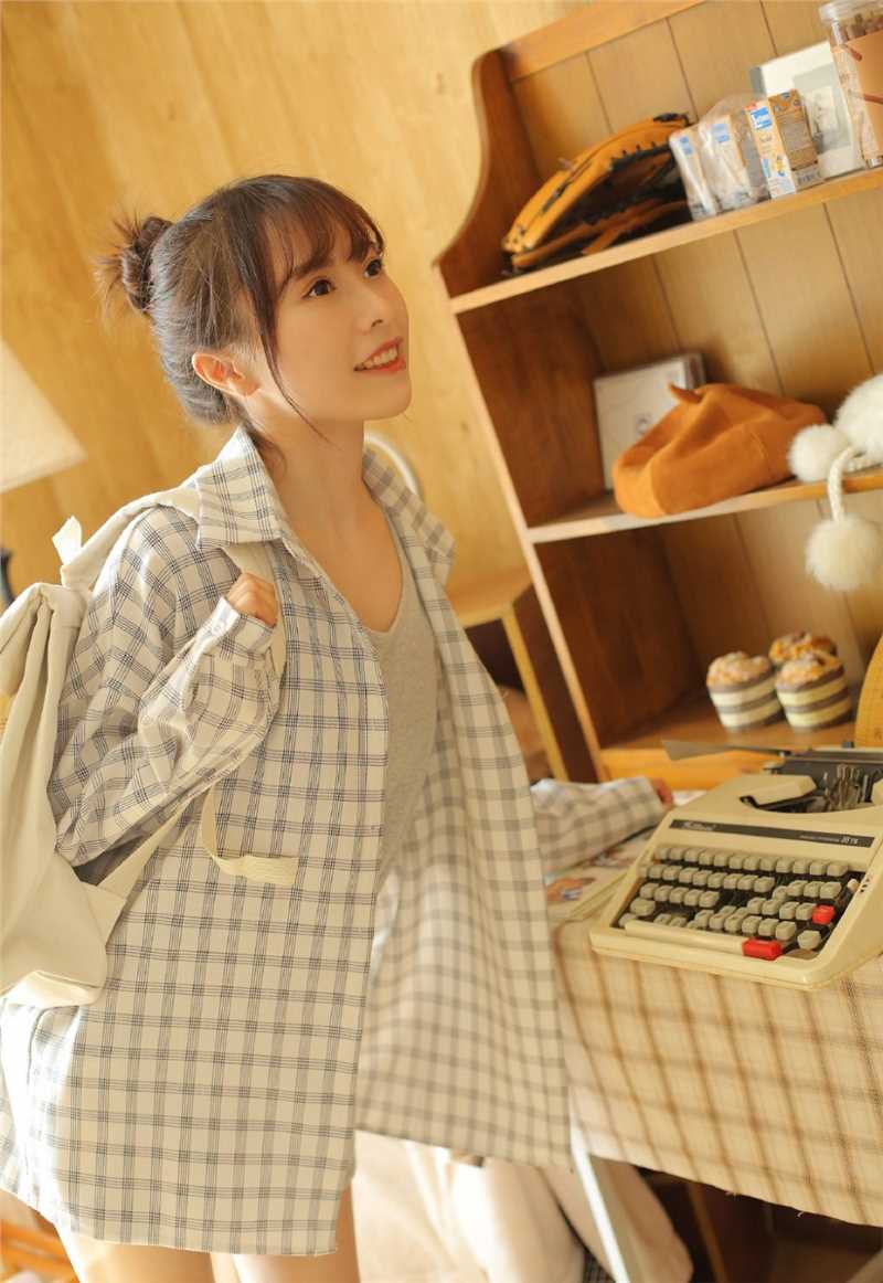 最全丸子头可爱妹子清纯可爱私拍壁纸