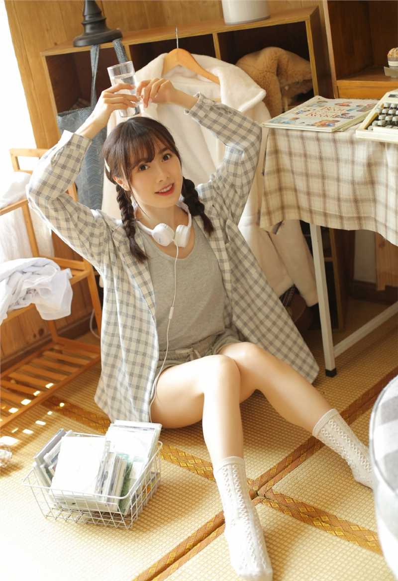 最全丸子头可爱妹子清纯可爱私拍壁纸