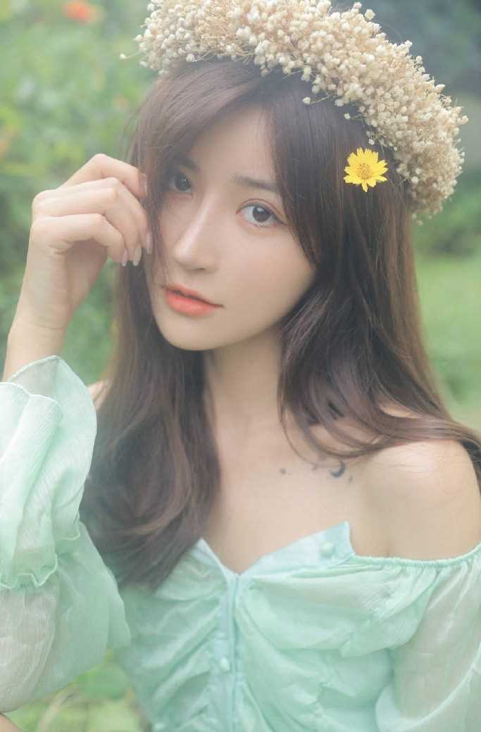 优质花环美女圆润香肩精致锁骨图片