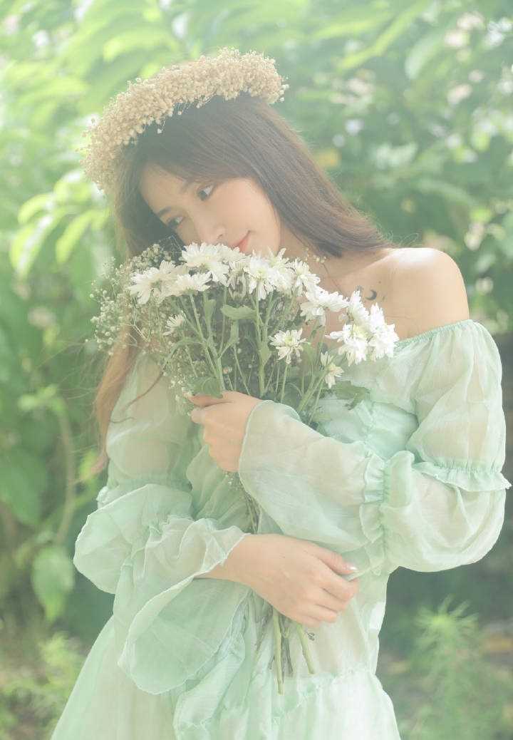 优质花环美女圆润香肩精致锁骨图片