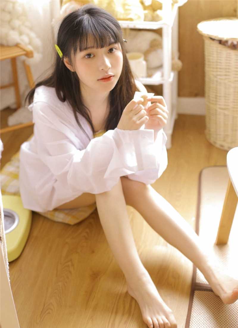 最全诱人齐刘海美少女居家艺术相册