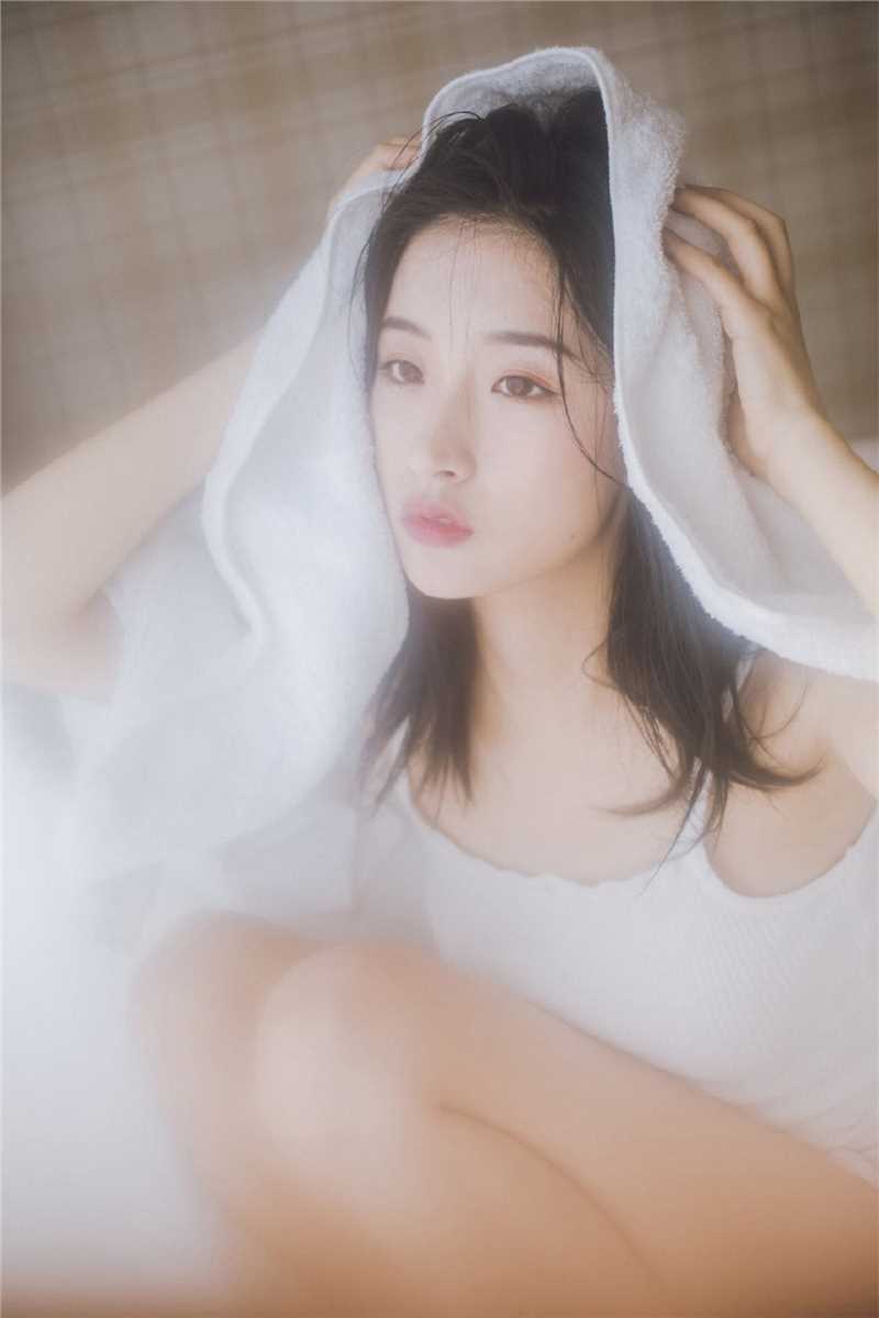 极品美人出水芙蓉湿身