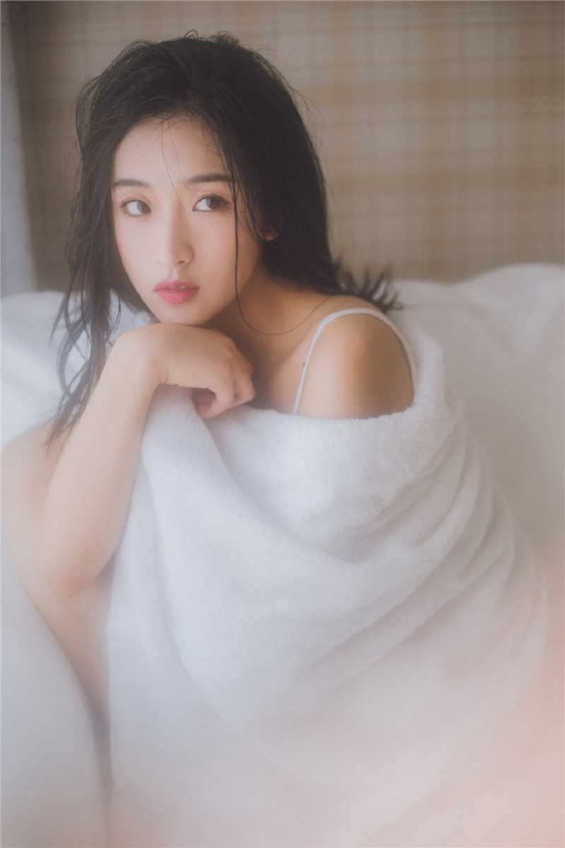 极品美人出水芙蓉湿身