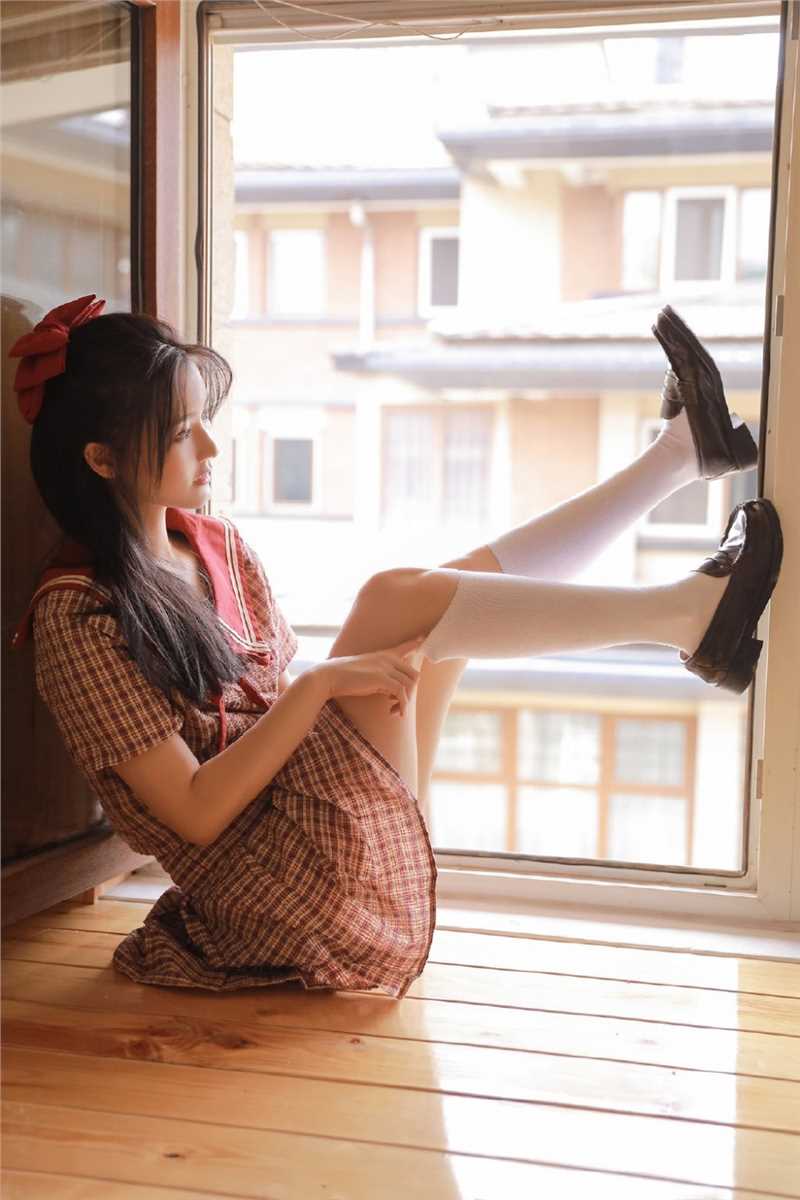 白丝长筒袜元气少女满满可爱甜美制服