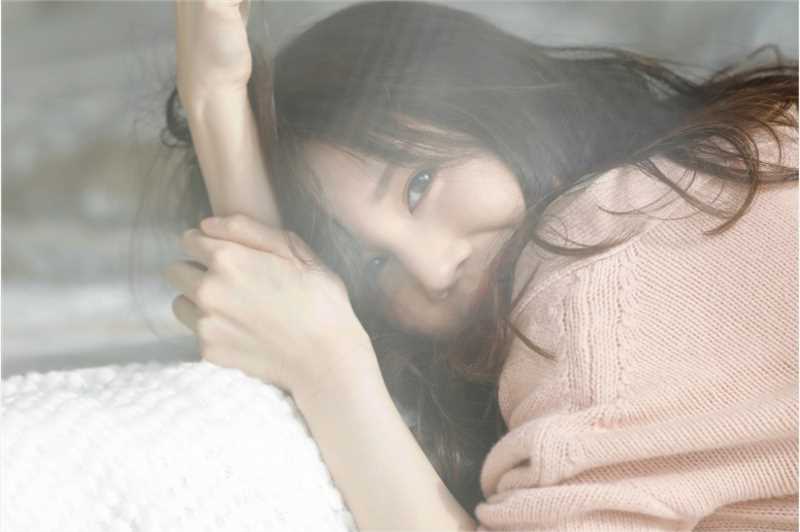 优质性感吊带甜美女孩居家私房相册