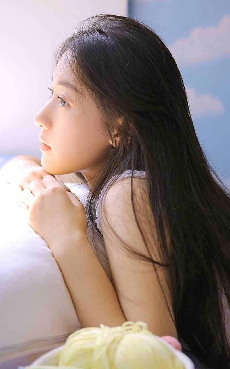 精选牛奶肌清纯校花美女丰满吊带白白私房站图册