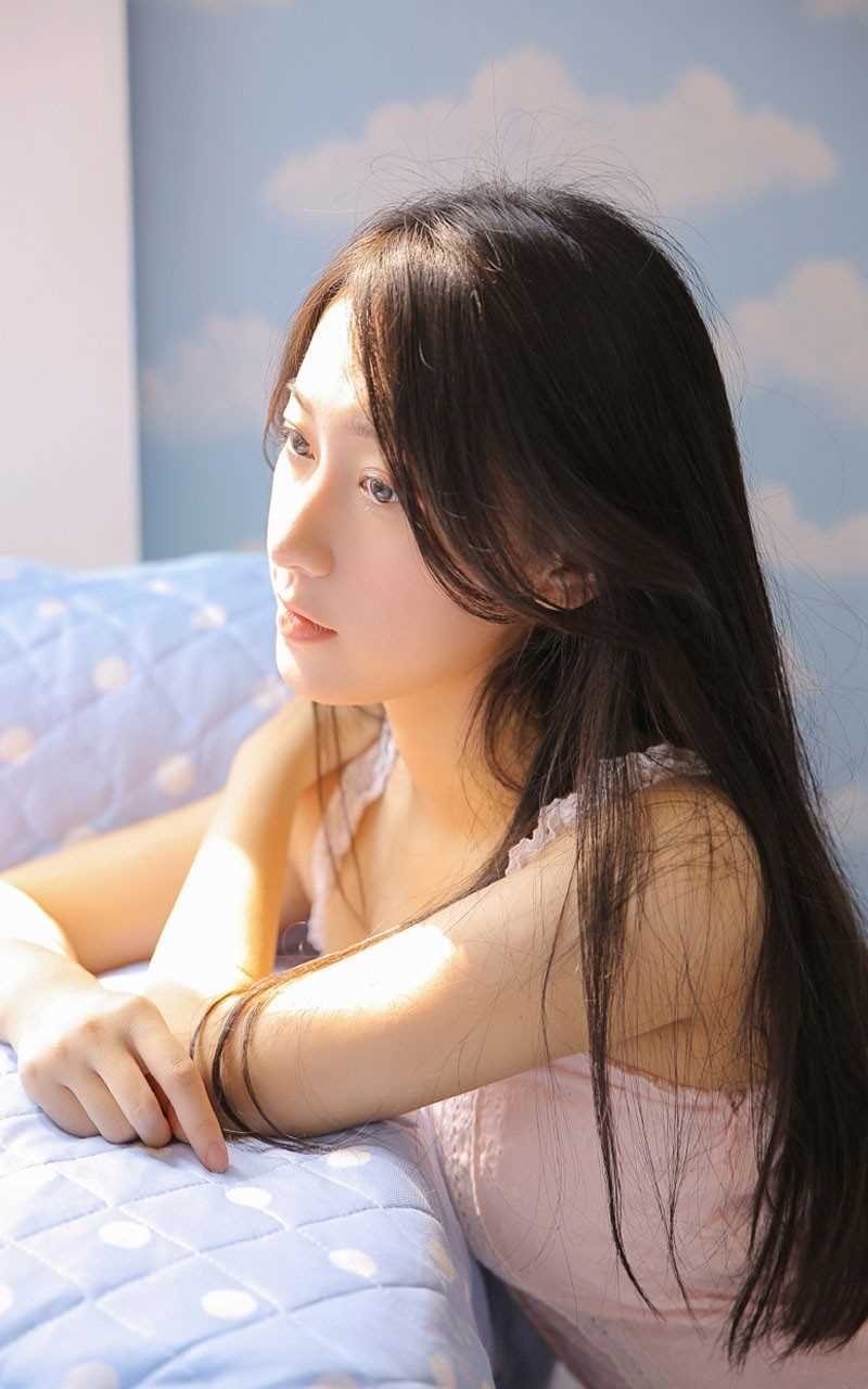 精选牛奶肌清纯校花美女丰满吊带白白私房站图册