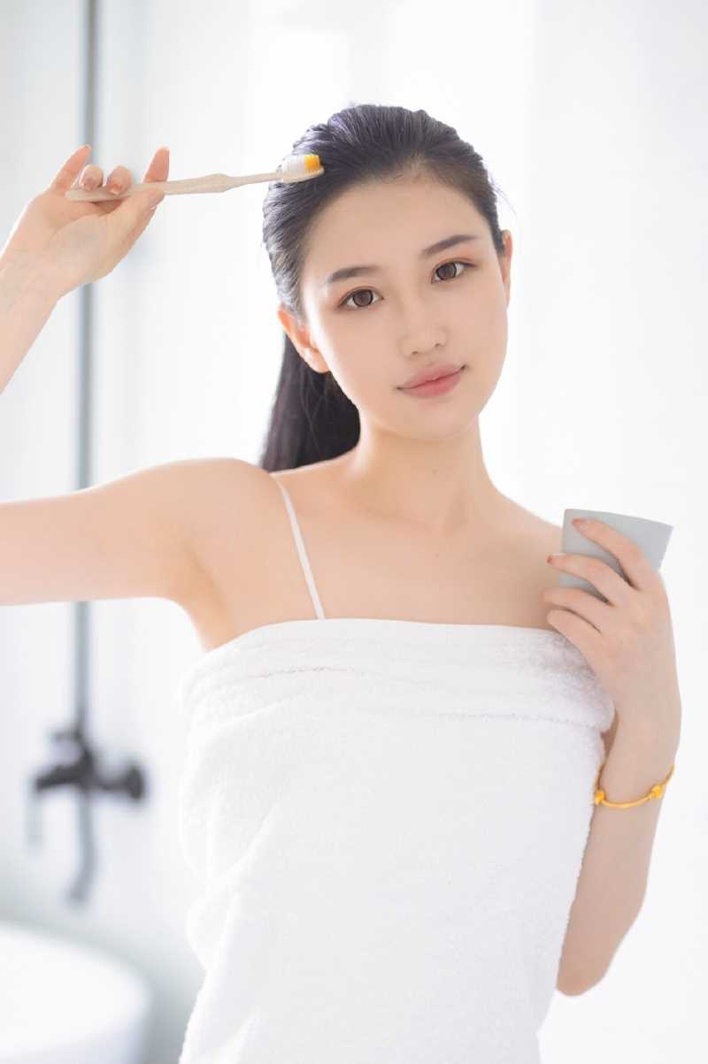 特别专辑丰满性感风韵浴室大尺度的诱惑浴巾图片