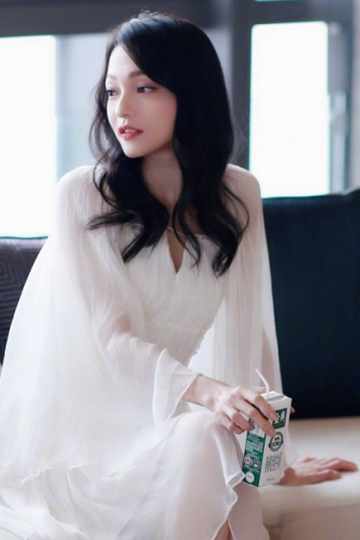 最全佟丽娅性感香肩礼服优雅高跟鞋相册