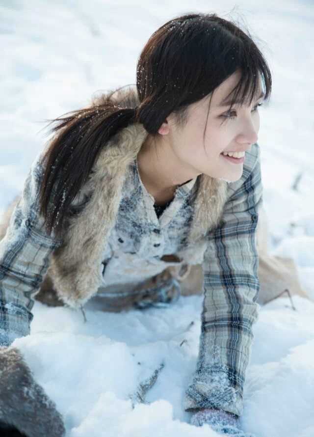 优质又纯又欲甜美女孩冬天雪地唯美高清图相册