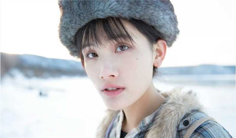 优质又纯又欲甜美女孩冬天雪地唯美高清图相册