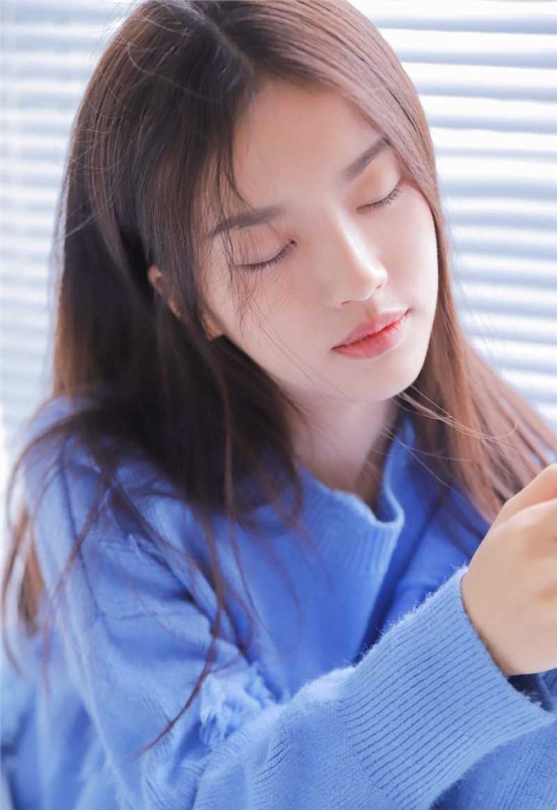 高清清纯腿模校花女神室内个人私房图集