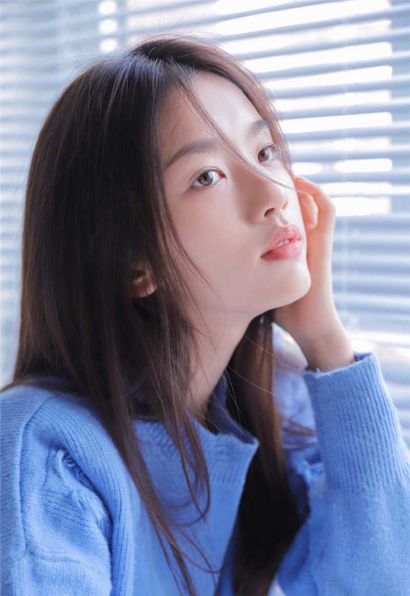 高清清纯腿模校花女神室内个人私房图集