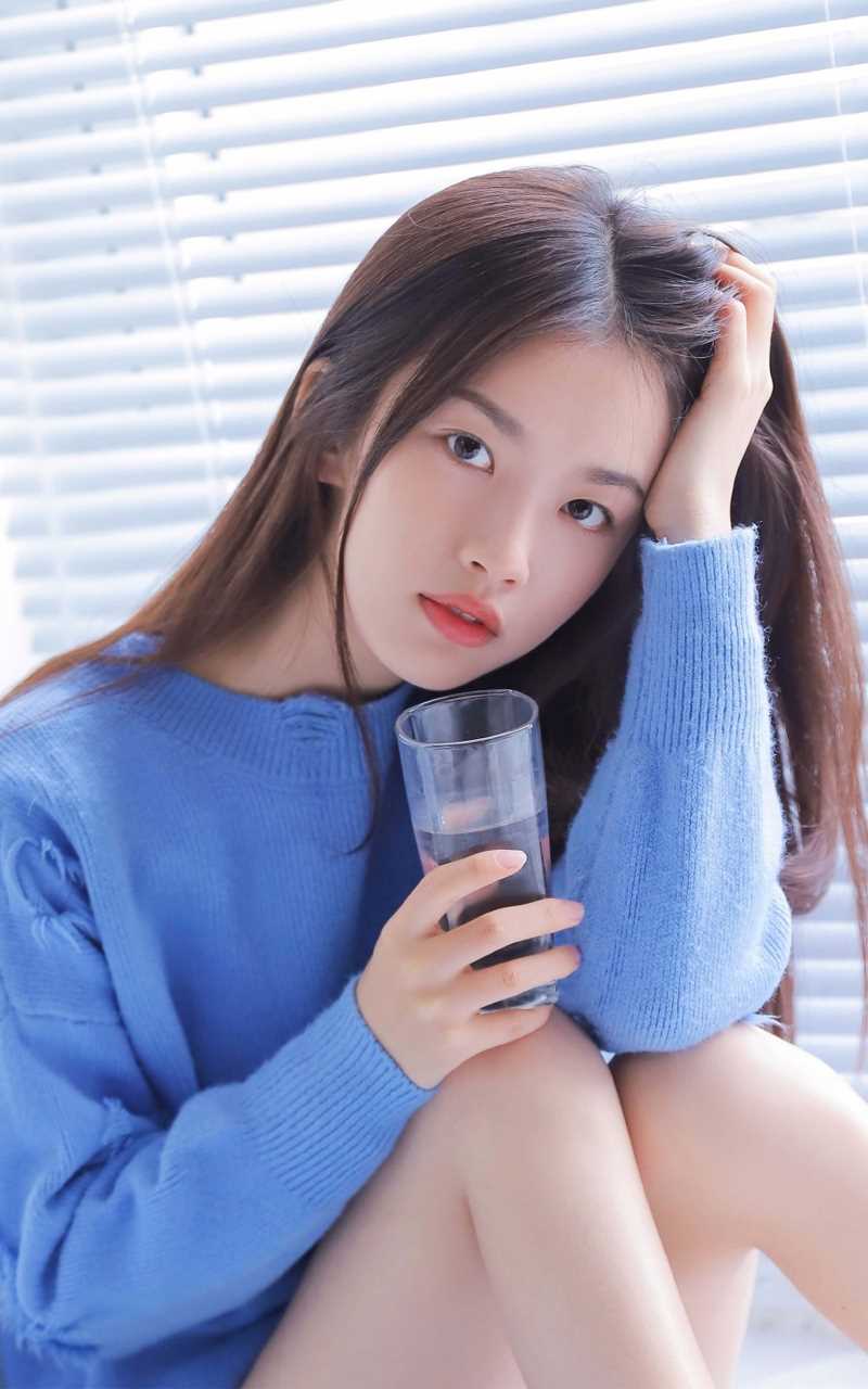 高清清纯腿模校花女神室内个人私房图集